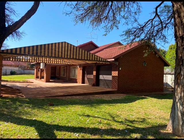 3 BEDROOM HOUSE FOR SALE IN CHROOM PARK